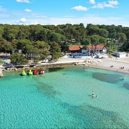 キャンプ場 Mobile Nelly 775 *