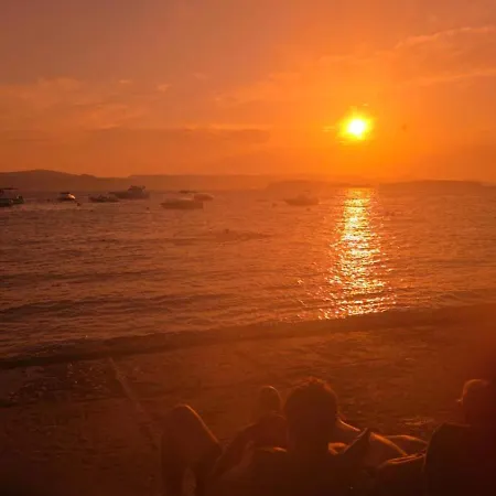 Mobile Nelly 775 キャンプ場 *