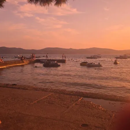 Mobile Nelly 775 * ビオグラード・ナ・モル