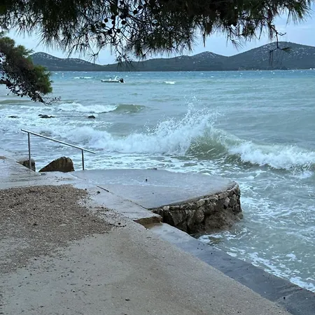 Mobile Nelly 841 Biograd Na Moru