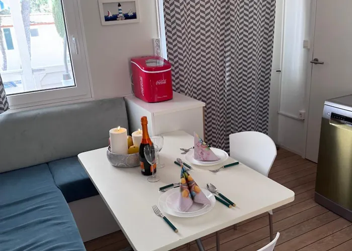 Mobile Nelly 841 Biograd Na Moru